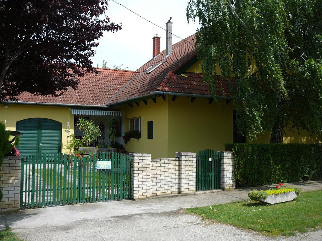 Tilesch Apartment Balatonberény Room photo